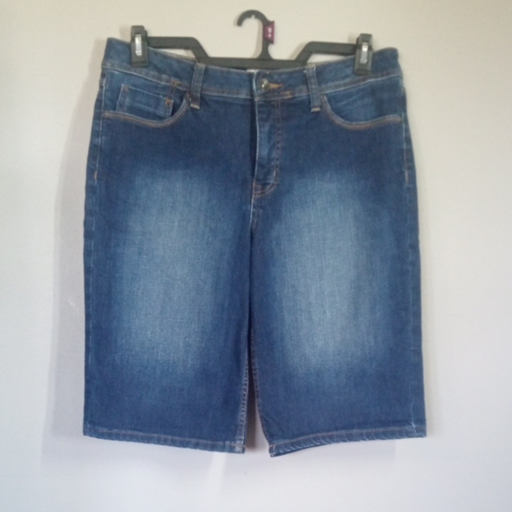 St John's Bay Women's Bermuda Shorts Size 12
